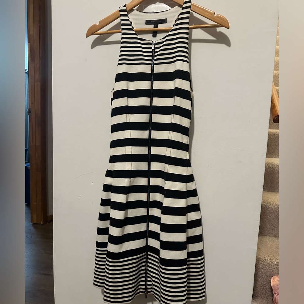 BCBG MAXAZRIA ZIPPER FLARED DRESS WITH CORSET small